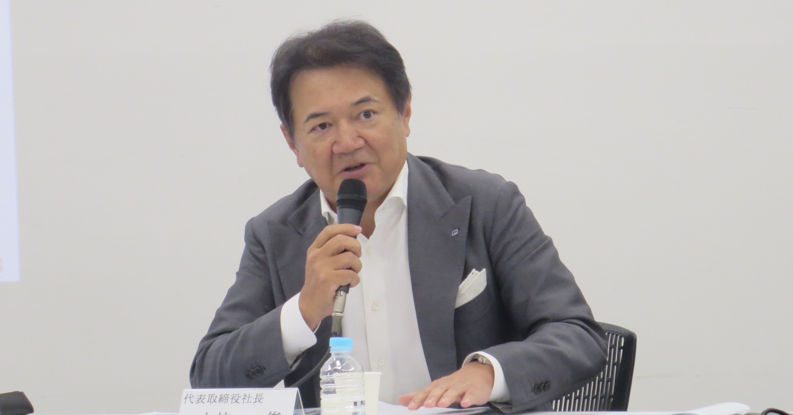 主要各社決算/環境変化と戦略性色濃く