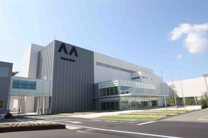マンダムが福崎工場内の「第5工場」となる新生産棟を披露、分散型から集約型に進化